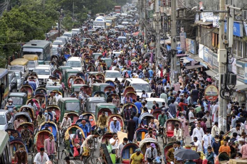 バングラデシュの都市の人混み